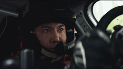 动图5 车内 夹缝追车.gif
